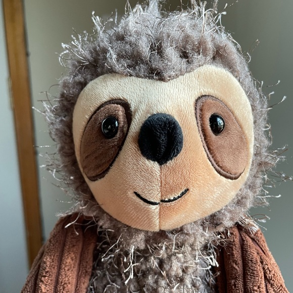 Suzie The Sloth Scentsy Buddy 10th Anniversary 18" Retired w/ Scent Pack Plush - Picture 3 of 12